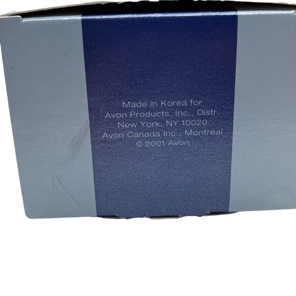 Avon Diamond Cut Accented Two-Tone Lariat Necklace, Pendant & Earrings Box 2001 - Picture 4 of 13